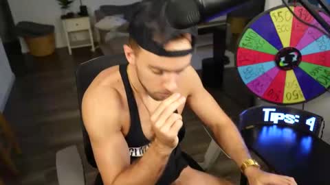 Snapshot of troy_greenxo chatting on 11.11.25 Troy Green online show from 11.11.25