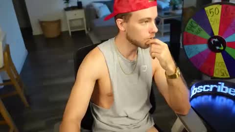 Snapshot of troy_greenxo chatting on 12.03.25 Troy Green online show from 12.03.25