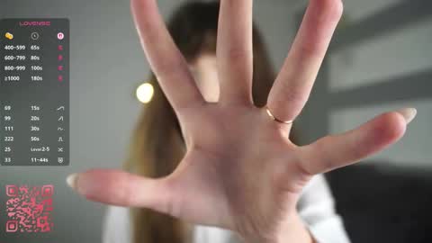 Snapshot of truegrace chatting on 09.21.25 Grace online show from 09.21.25