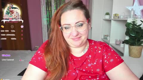 Snapshot of truly_goddess chatting on 12.24.24 Adelle online show from 12.24.24
