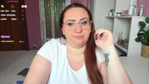 Snapshot of truly_goddess chatting on 01.31.25 Adelle online show from 01.31.25