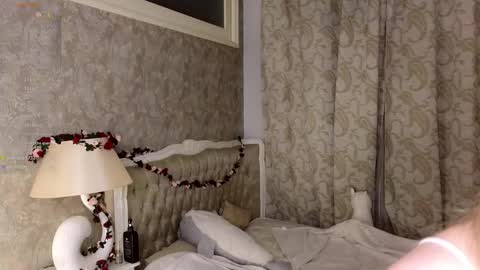 Snapshot of truuuly_yours chatting on 09.16.25 Bethany online show from 09.16.25