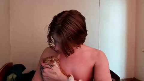 Emilum online show from 02.20.25