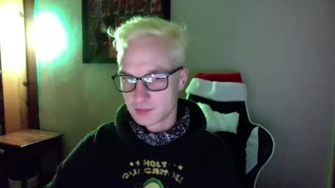 Snapshot of trystoph chatting on 12.19.24 Treistoph online show from 12.19.24