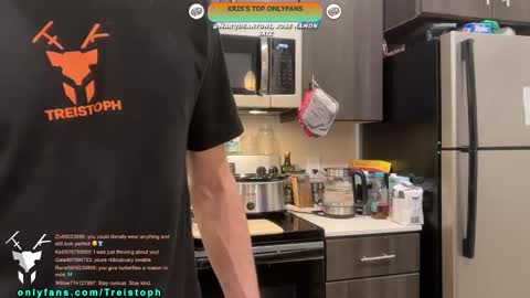 Snapshot of trystoph chatting on 11.28.25 Treistoph online show from 11.28.25