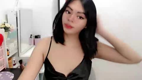 Dhalia online show from 10.15.25