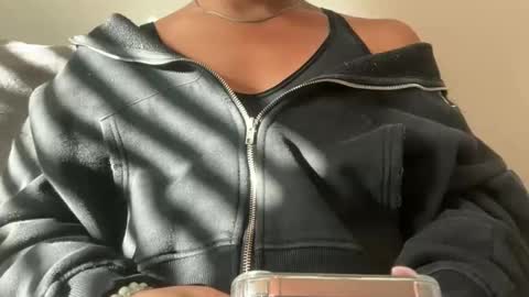 Snapshot of tsj777 chatting on 11.18.25 tsj777 online show from 11.18.25