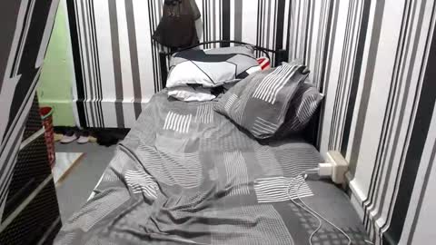 Snapshot of tsjussy chatting on 10.18.25 tsjussy online show from 10.18.25