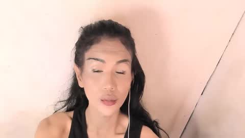 Snapshot of tsmanika chatting on 01.12.25 MA NI KA online show from 01.12.25