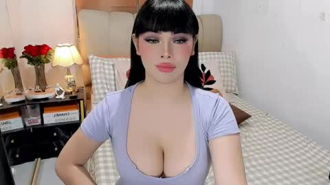 Snapshot of tspearlofasia chatting on 01.22.25 Graciella online show from 01.22.25