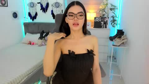 Snapshot of tstoni_talks chatting on 12.14.25 tstoni_talks online show from 12.14.25