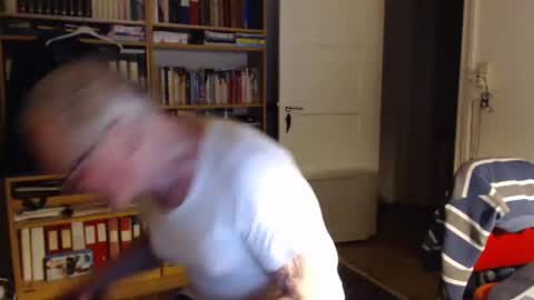 Snapshot of tubaist chatting on 03.01.25 FINN but call me NANNA online show from 03.01.25