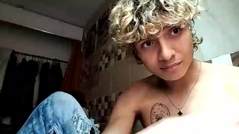 tubebecito12 online show from 11.02.25