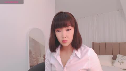 Snapshot of tumilio chatting on 12.10.24 TumiLio online show from 12.10.24