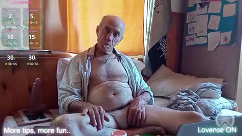 Snapshot of tupapifacu chatting on 11.25.25 Papi Facu online show from 11.25.25