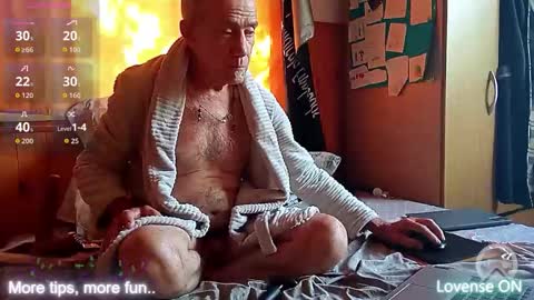 Snapshot of tupapifacu chatting on 11.29.25 Papi Facu online show from 11.29.25