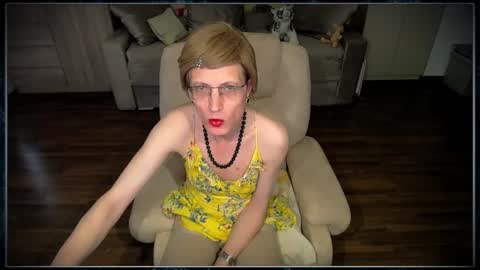 Snapshot of tvclementine chatting on 09.12.25 Clementine online show from 09.12.25