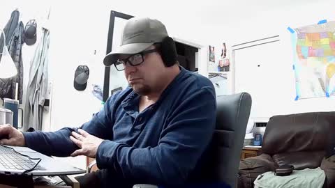 Snapshot of tweeter74 chatting on 01.11.25 Tweeter74 online show from 01.11.25