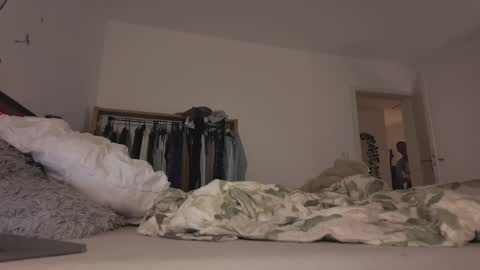 Snapshot of twinflamedesire chatting on 10.26.25 TwinFlameDesire online show from 10.26.25