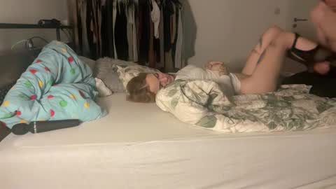 Snapshot of twinflamedesire chatting on 11.22.25 TwinFlameDesire online show from 11.22.25