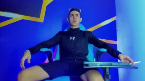 twink_scott19 online show from 11.12.25