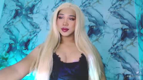 Snapshot of twinkcheska chatting on 10.19.25 Cheska Schock online show from 10.19.25