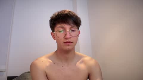 Snapshot of twinkie_19_004 chatting on 01.27.25 Santiago online show from 01.27.25