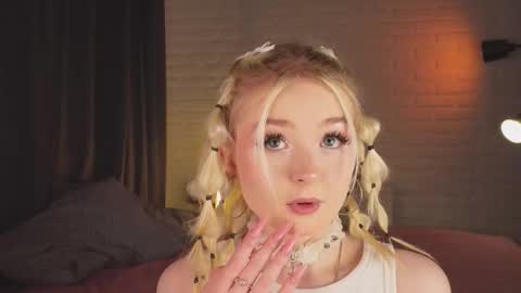 twinklefluff online show from 10.18.25