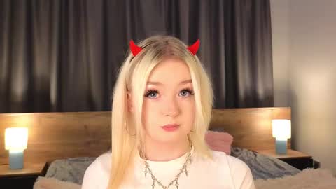 twinklefluff online show from 11.04.25