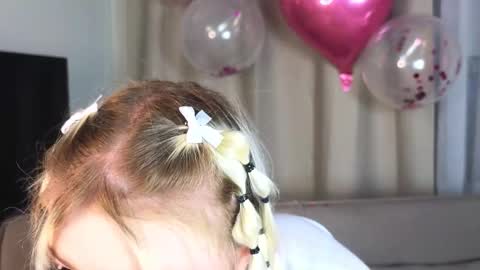 twinklefluff online show from 11.28.25