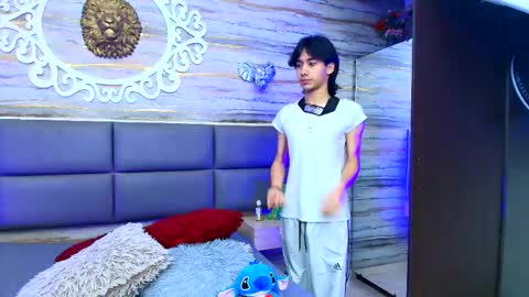 twinslovers_ online show from 10.28.25