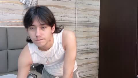 Snapshot of twinslovers_ chatting on 06.14.26 twinslovers_ online show from 06.14.26