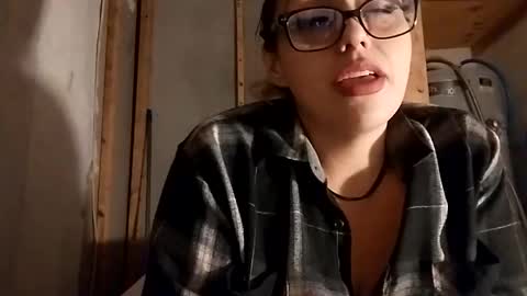 Snapshot of twocrazy85 chatting on 11.17.25 Twocrazy85 online show from 11.17.25