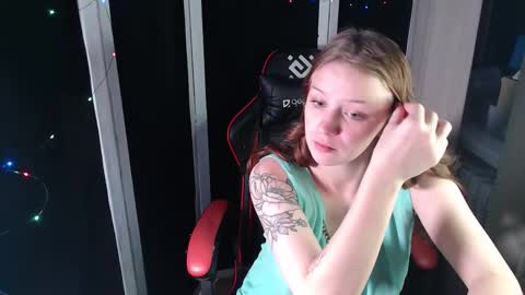 Snapshot of twocutiecats chatting on 11.08.25 Eva and Tim online show from 11.08.25