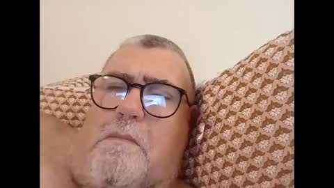 twohats2810 online show from 11.30.25