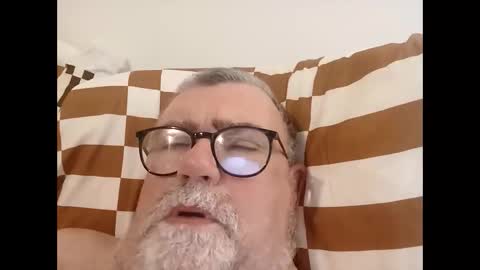 twohats2810 online show from 05.20.26