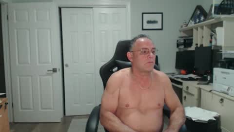 Twopeopleinlove online show from 11.18.25