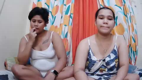 Snapshot of twowetcuties chatting on 02.01.25 Lyn and lea online show from 02.01.25