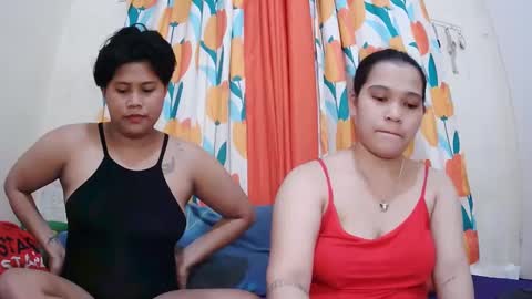 Snapshot of twowetcuties chatting on 02.13.25 Lyn and lea online show from 02.13.25