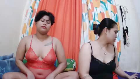 Snapshot of twowetcuties chatting on 02.18.25 Lyn and lea online show from 02.18.25