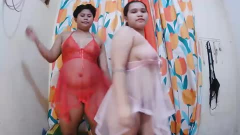 Snapshot of twowetcuties chatting on 02.26.25 Lyn and lea online show from 02.26.25