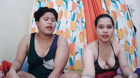 Snapshot of twowetcuties chatting on 02.28.25 Lyn and lea online show from 02.28.25