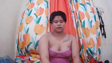 Snapshot of twowetcuties chatting on 03.02.25 Lyn and lea online show from 03.02.25