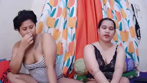 Snapshot of twowetcuties chatting on 03.05.25 Lyn and lea online show from 03.05.25