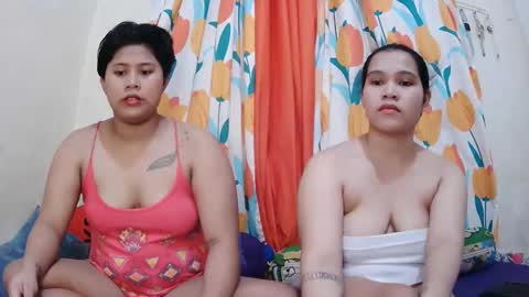 Snapshot of twowetcuties chatting on 03.06.25 Lyn and lea online show from 03.06.25