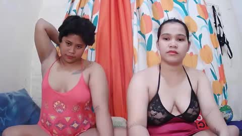 Snapshot of twowetcuties chatting on 03.08.25 Lyn and lea online show from 03.08.25