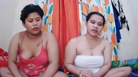 Snapshot of twowetcuties chatting on 03.12.25 Lyn and lea online show from 03.12.25