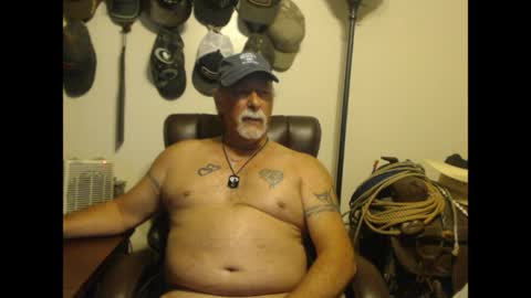 Snapshot of txlobo60 chatting on 04.21.26 txlobo60 online show from 04.21.26