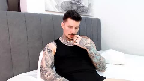 Snapshot of tyagodoll chatting on 12.13.25 tyagodoll online show from 12.13.25