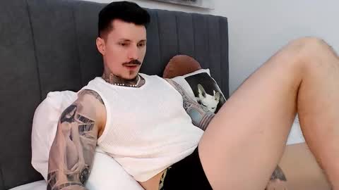 Snapshot of tyagodoll chatting on 12.15.25 tyagodoll online show from 12.15.25